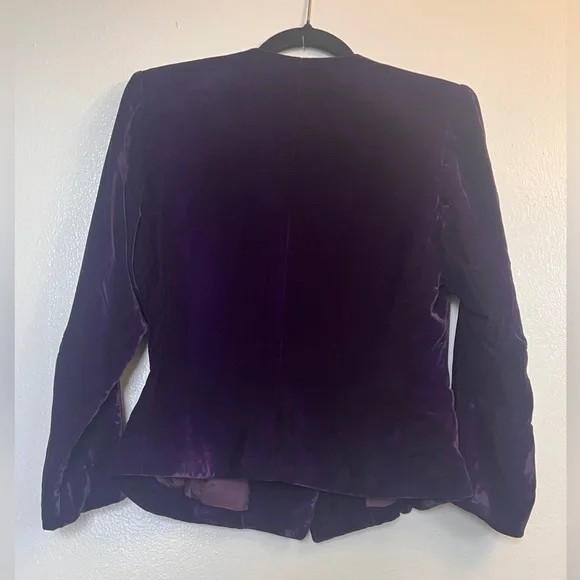 Yves Saint Laurent Rich Purple Velvet Blazer with Black Buttons - Picture 4 of 14